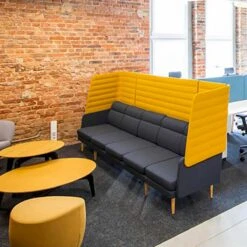 ARCIPELAGO Sofa | 1-Sitzer, Hohe Rückenlehne, Bezugsstoffe BERTA / SYNERGY -Möbel Pro Verkauf 1 Sitzer Sessel ARCIPELAGO mit Sichtschutz 17