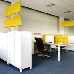 MODUS Akustik-Deckensegel | Vertikal, Komplettsystem, Wollbezug VELITO - Grün / Grau -Möbel Pro Verkauf Akustik Deckenpaneel MODUS vertikal Komplettsystem Akustikplatten Paneel Filz Akustik Loesung Tischtrennwand Trennwand MODUS Sichtschutz 1