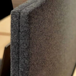 MOTION Akustik-Tischtrennwand | 600 Mm Hoch, Wollbezüge VELITO / SYNERGY -Möbel Pro Verkauf Akustik Loesung Tischtrennwand MOTION als Sichtschutz Laermschutz Schallabsorbierend Raumtrenner Akustik Loesung Tischtrennwand Trennwand MOTION Sichtschutz 4