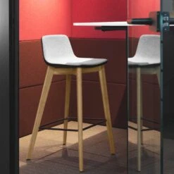 TWIST&SIT Barhocker | Massivholz-Gestell, 735 Mm Sitzhöhe, Wollbezug VELITO -Möbel Pro Verkauf Barhocker TWISTundSIT 94 cm Hoehe 4 Fussgestell Echtholz Tresenhocker Hochstuhl Hocker 4