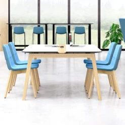 TWIST&SIT Besucher- Und Konferenzstuhl | Massivholz-Gestell, Wollbezug VELITO -Möbel Pro Verkauf Besucher und Konferenzstuhl TANGO 4 Fussgestell aus Echtholz VELITO SYNERGY diverse Farben Loungestuhl 40