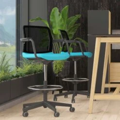 WIND Counterstuhl Rollbar | Fußstütze, Netzrücken, Wollbezüge VELITO / SYNERGY -Möbel Pro Verkauf Counterstuhl WIND auf Rollen schwarzer Netzruecken Kunststoff Armlehnen und Rahmen in schwarz verchromter Fussstuetzenring Wollbezuege VELITO SYNERGY 1