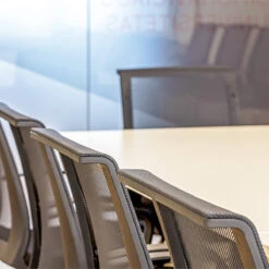 EVA Freischwinger | Netzrücken, Armlehnen, Stapelbar, Schwarz -Möbel Pro Verkauf Freischwinger Schwarz Stapelbar Besucherstuhl Konf 3