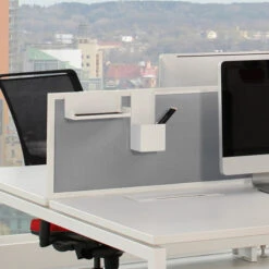 UNI Tischtrennwand | Metallrahmen, Bezugsstoffe BERTA / BONDAI -Möbel Pro Verkauf Tischtrennwand mit Metallrahmen Sichtschutz Raumt 7